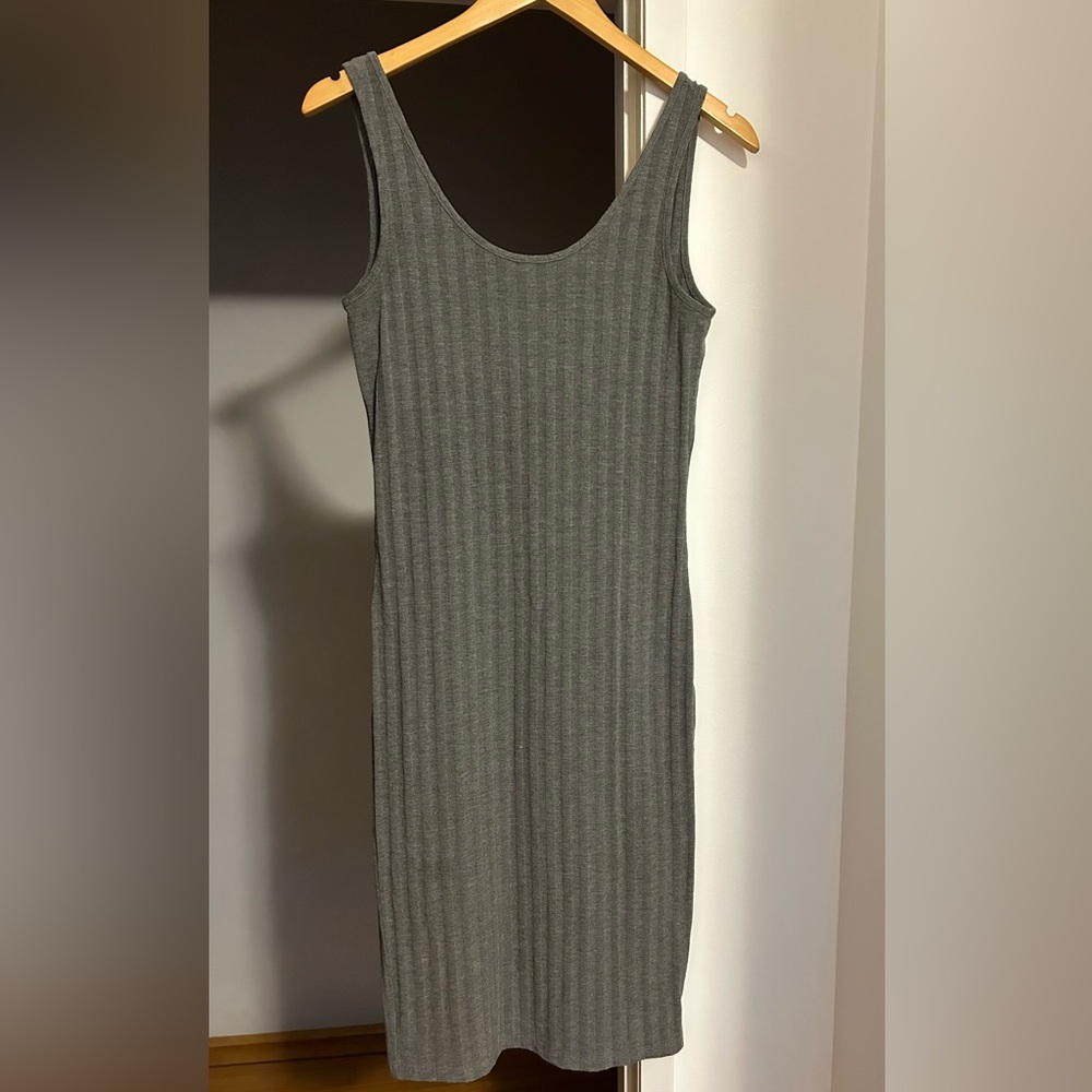 Vero Moda Gray Ribbed Sheath Midi Dress
